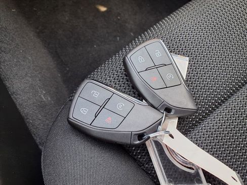 New 2026 GMC Canyon Elevation w/ Convenience Package image 9