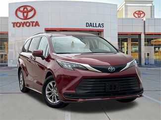 Used 2024 Toyota Sienna LE video 1