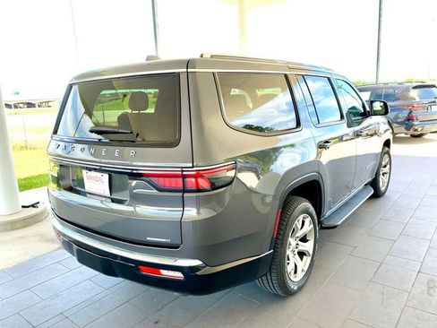 Used 2022 Jeep Wagoneer Series II image 5