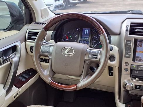 Used 2016 Lexus GX 460 w/ Premium Package AWD/4WD image 8