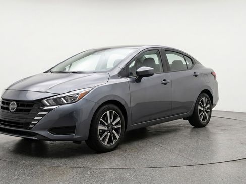 Used 2025 Nissan Versa SV FWD image 3