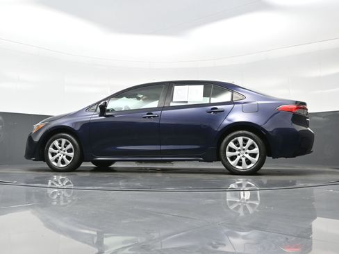 Used 2022 Toyota Corolla LE image 27