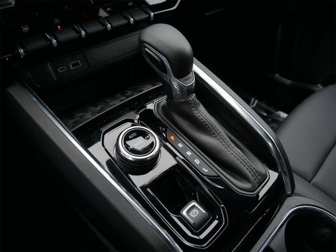 New 2025 GMC Canyon Elevation w/ Convenience Package image 12