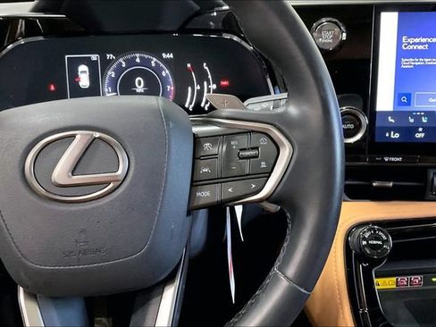 Used 2023 Lexus NX 250 FWD image 21