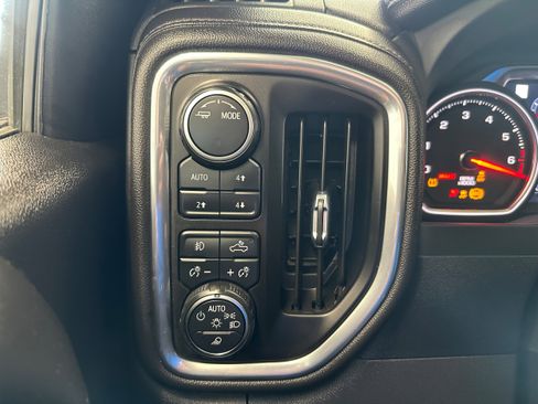 Used 2022 Chevrolet Silverado 1500 High Country image 22