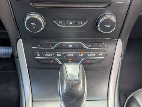 Used 2018 Ford Edge SEL w/ Equipment Group 201A FWD image 20