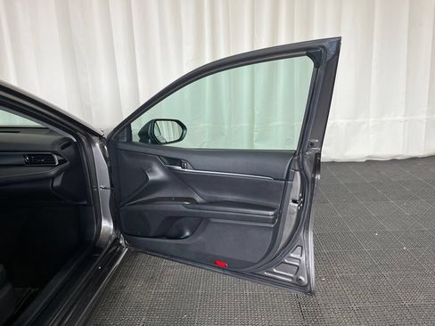 Used 2023 Toyota Camry SE AWD/4WD image 19