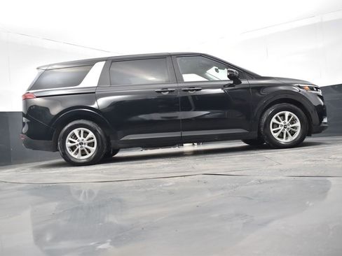 Used 2024 Kia Carnival LX image 28