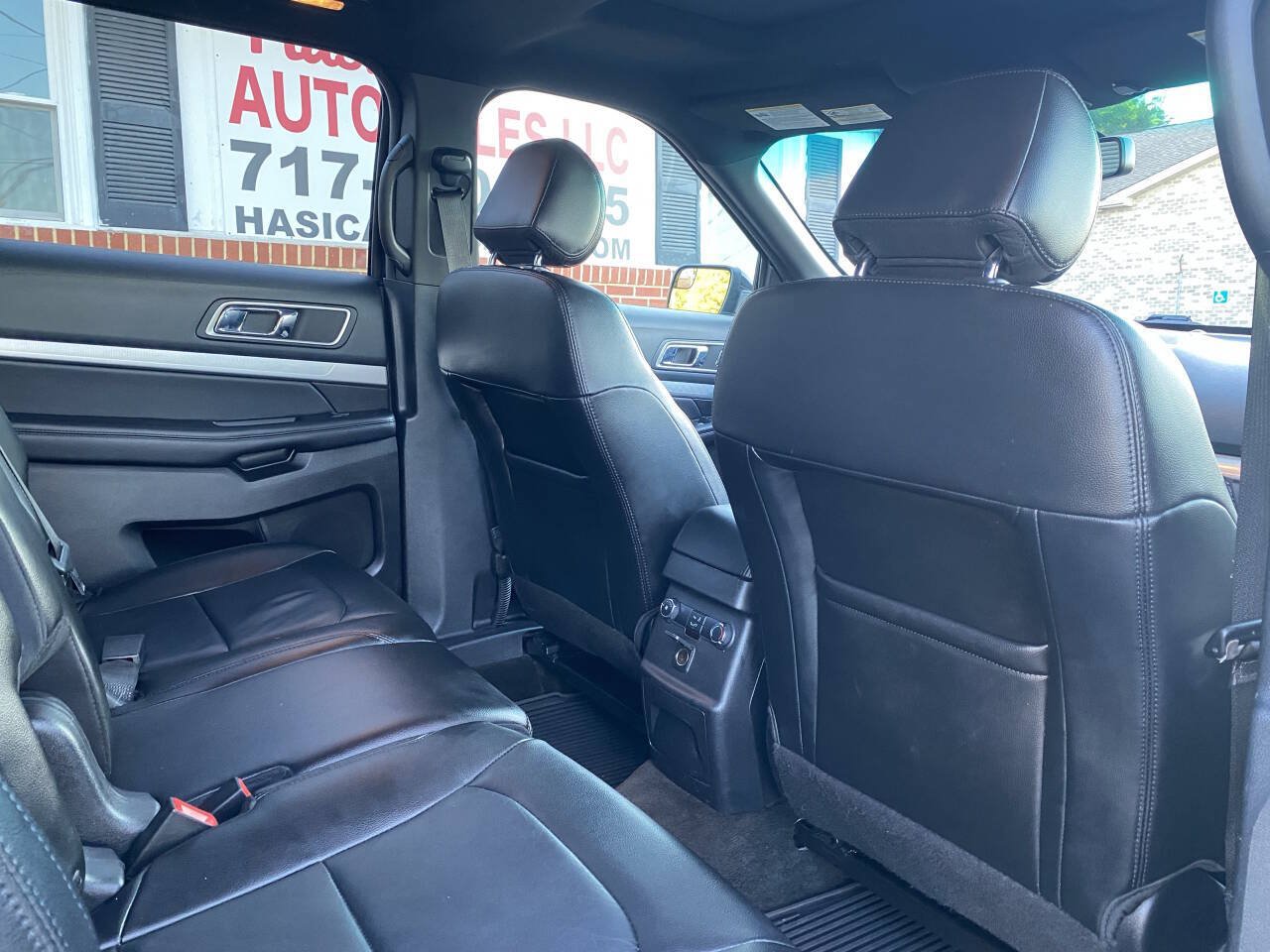 Used 2016 Ford Explorer XLT w/ Equipment Group 202A AWD/4WD image 24