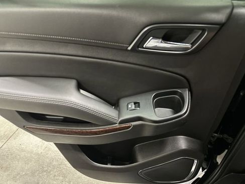 Used 2019 GMC Yukon SLT w/ Graphite Performance Edition AWD/4WD image 21
