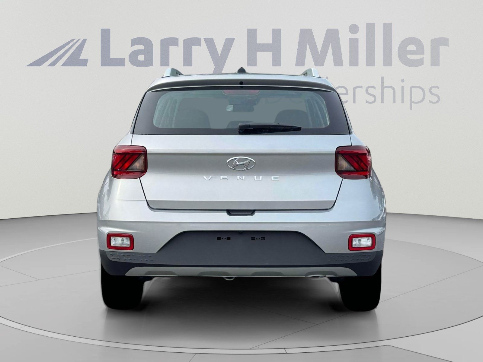 Used 2026 Hyundai Venue SEL FWD image 6