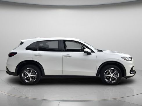 Used 2025 Honda HR-V EX-L image 3