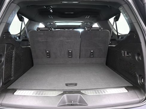 Used 2022 Chevrolet Suburban Z71 w/ Luxury Package AWD/4WD image 44