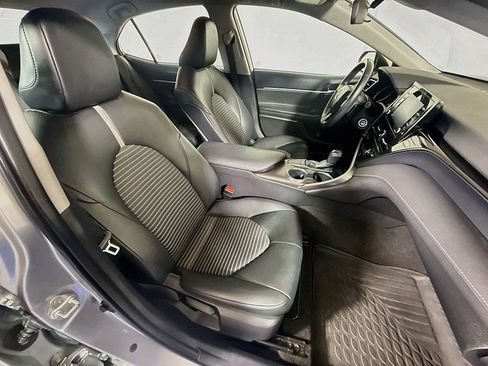 Used 2022 Toyota Camry SE FWD image 25