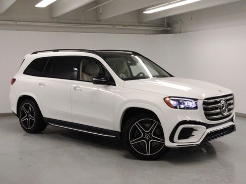 New 2026 Mercedes-Benz GLS 450 4MATIC image 4