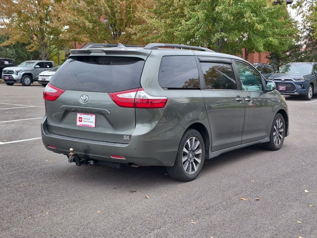 Used 2019 Toyota Sienna XLE Premium AWD/4WD image 5