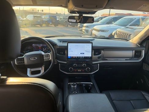 Used 2024 Ford Expedition Max XLT image 17