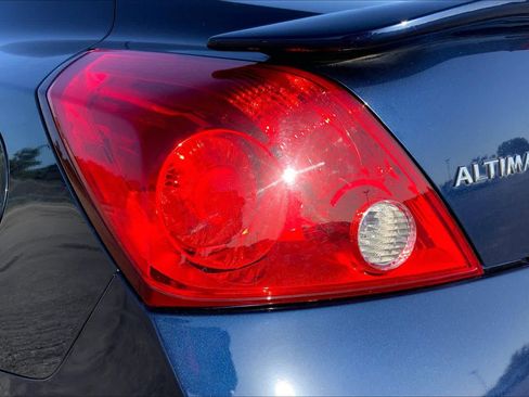 Used 2011 Nissan Altima 2.5 S w/ Convenience Pkg FWD image 26