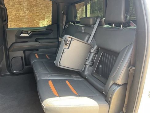Used 2024 GMC Sierra 1500 AT4 w/ Technology Package AWD/4WD image 23