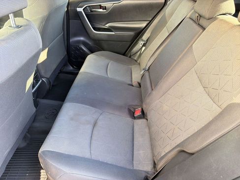 Used 2021 Toyota RAV4 XLE w/ XLE Grade Weather Package AWD/4WD image 27