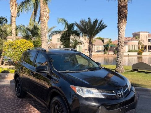 Used 2015 Toyota RAV4 LE FWD image 14