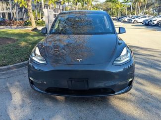 Used 2021 Tesla Model Y Long Range video 2