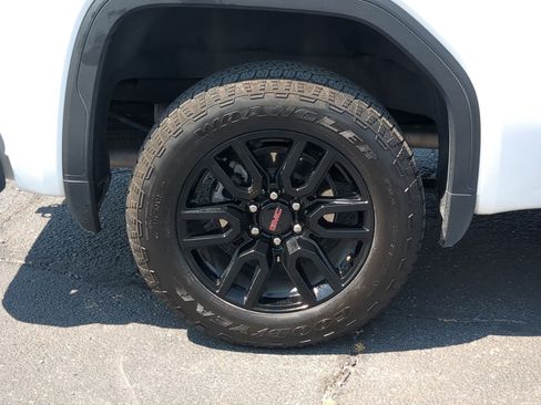 Used 2024 GMC Sierra 1500 Elevation w/ Elevation Premium Package AWD/4WD image 13