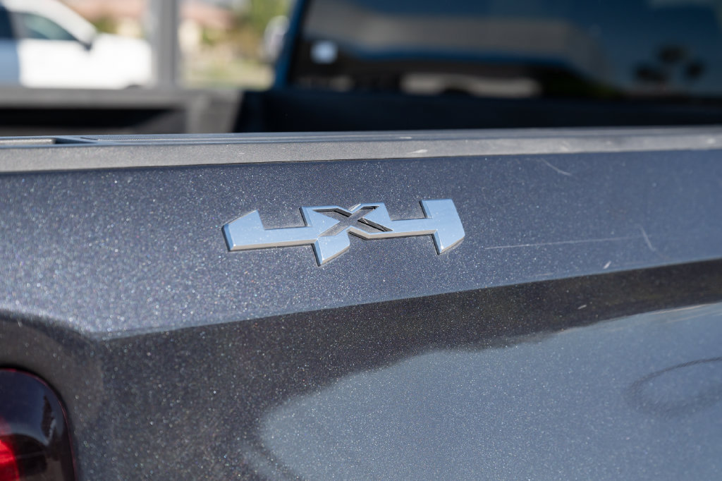 Used 2025 GMC Sierra 1500 SLT AWD/4WD image 12