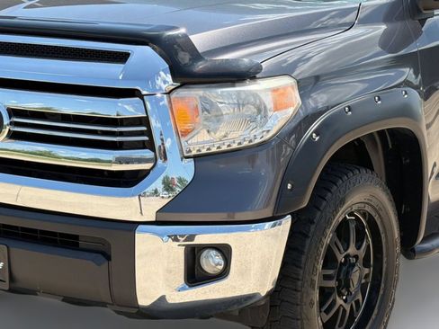 Used 2017 Toyota Tundra SR5 w/ SR5 Upgrade Package RWD image 12
