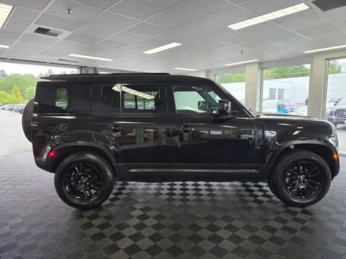 Used 2025 Land Rover Defender 110 S AWD/4WD image 2