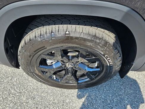 New 2026 Volkswagen Atlas Peak Edition image 19