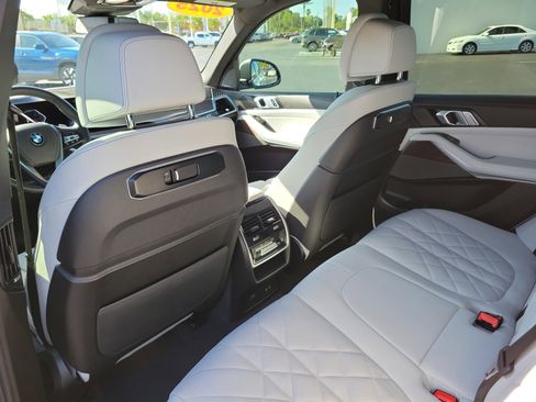 Used 2025 BMW X5 sDrive40i RWD image 12