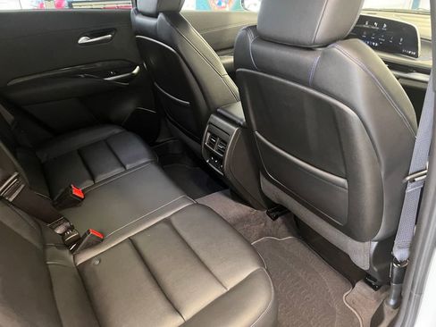 Used 2024 Cadillac XT4 Sport w/ Cold Weather Package image 43