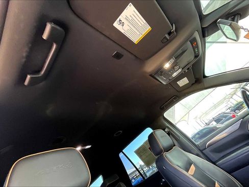 Used 2021 GMC Yukon AT4 image 13