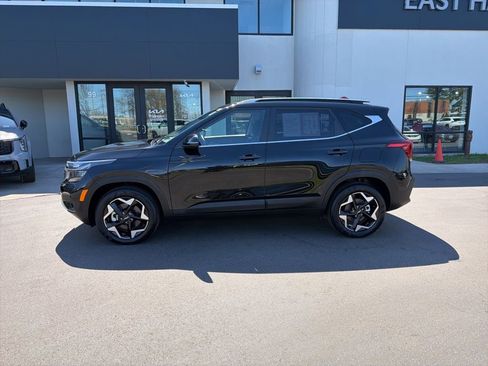 Used 2025 Kia Seltos EX w/ EX Sunroof Package image 2