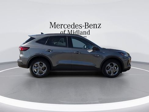Used 2025 Ford Escape ST-Line AWD/4WD image 9