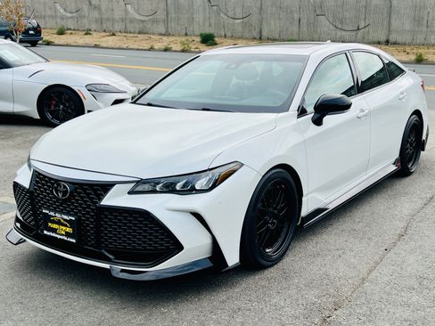 Used 2020 Toyota Avalon TRD image 9