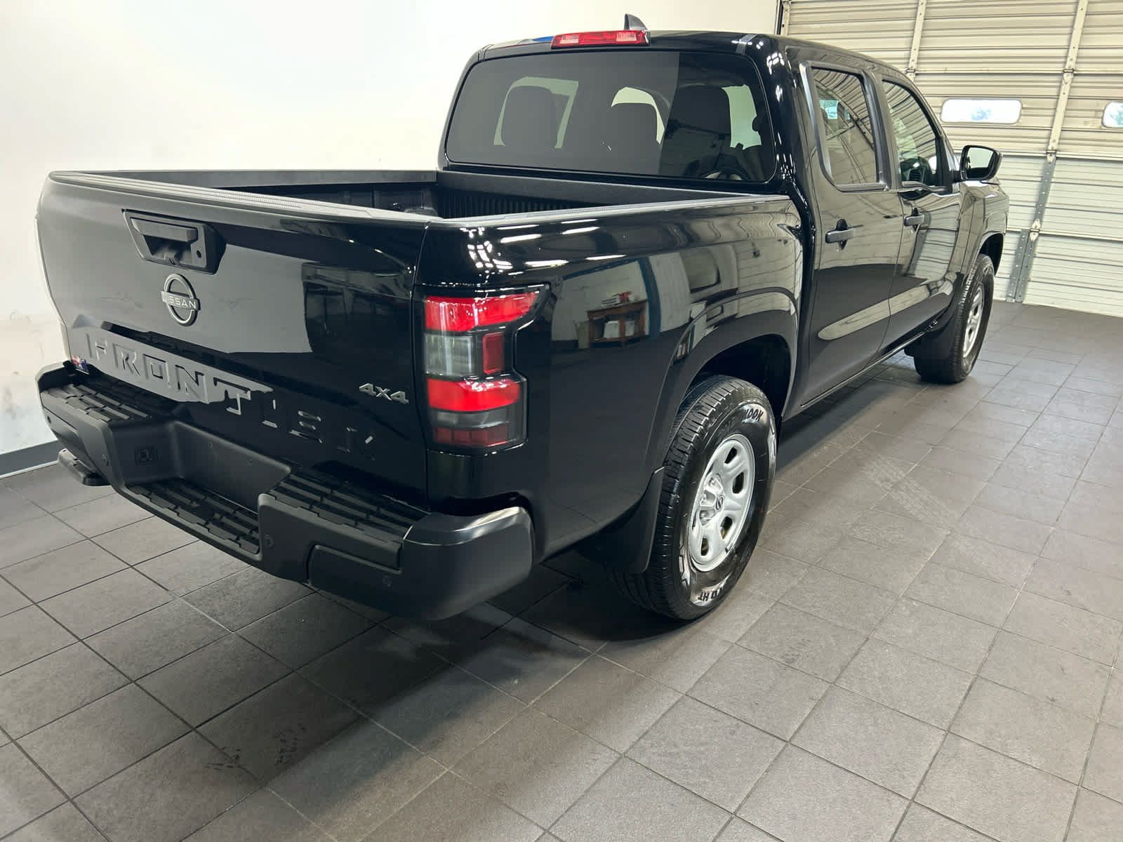Used 2023 Nissan Frontier S w/ Technology Package AWD/4WD image 3