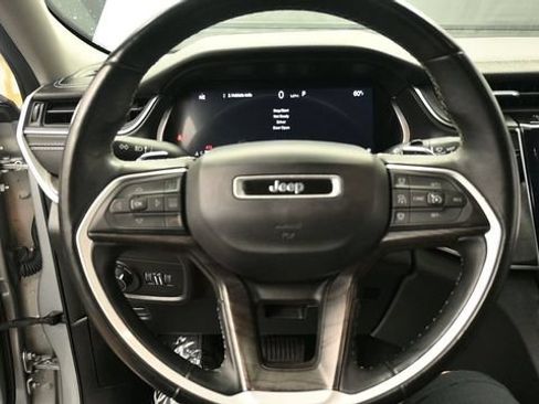 Used 2022 Jeep Grand Cherokee L Limited AWD/4WD image 19