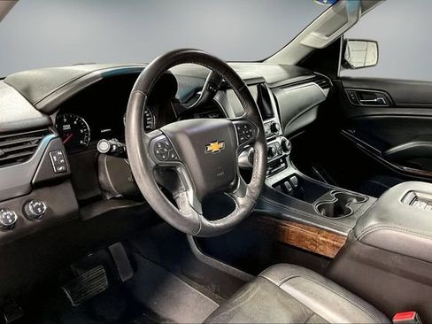 Used 2017 Chevrolet Suburban LT image 18