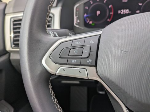 Certified 2023 Volkswagen Atlas SE FWD image 27