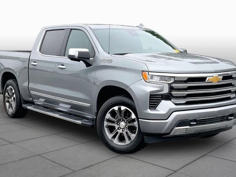 Used 2023 Chevrolet Silverado 1500 High Country w/ Technology Package AWD/4WD image 3