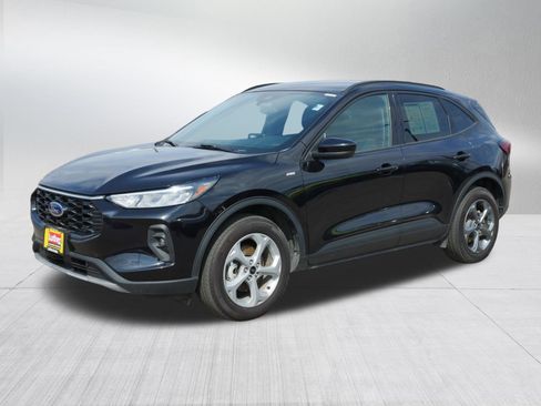 Used 2025 Ford Escape ST-Line Select AWD/4WD image 3
