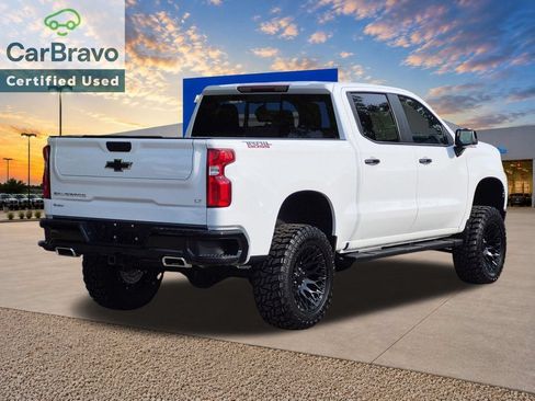 Used 2025 Chevrolet Silverado 1500 LT Trail Boss w/ Convenience Package II AWD/4WD image 4