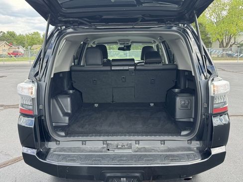 Used 2024 Toyota 4Runner SR5 Premium image 24