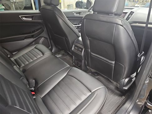 Used 2020 Ford Edge SEL w/ Convenience Package image 11