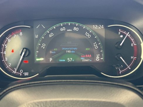 Used 2025 Toyota RAV4 XLE w/ Convenience Package image 24