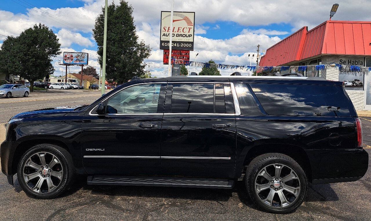Used 2017 GMC Yukon XL Denali w/ Open Road Package AWD/4WD image 1