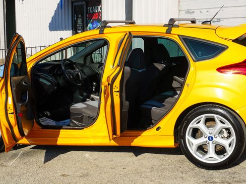 Used 2014 Ford Focus ST image 11