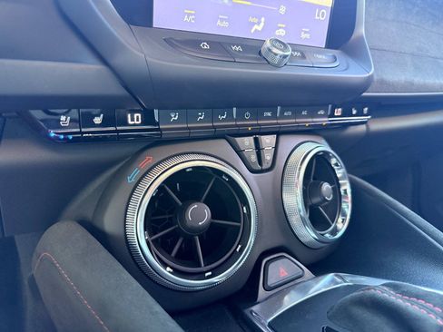 Used 2019 Chevrolet Camaro ZL1 RWD image 28